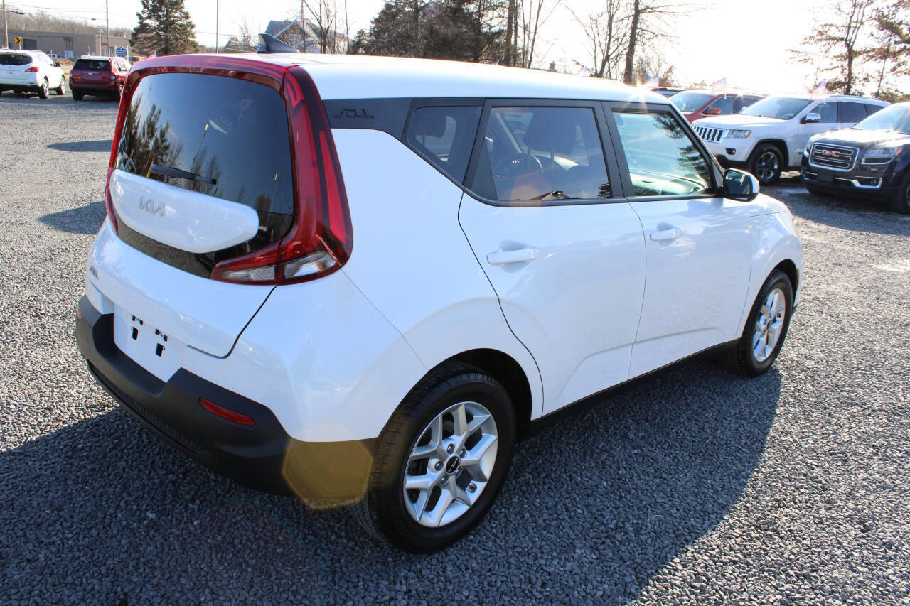Used 2022 Kia Soul LX w/ Technology Package image 7