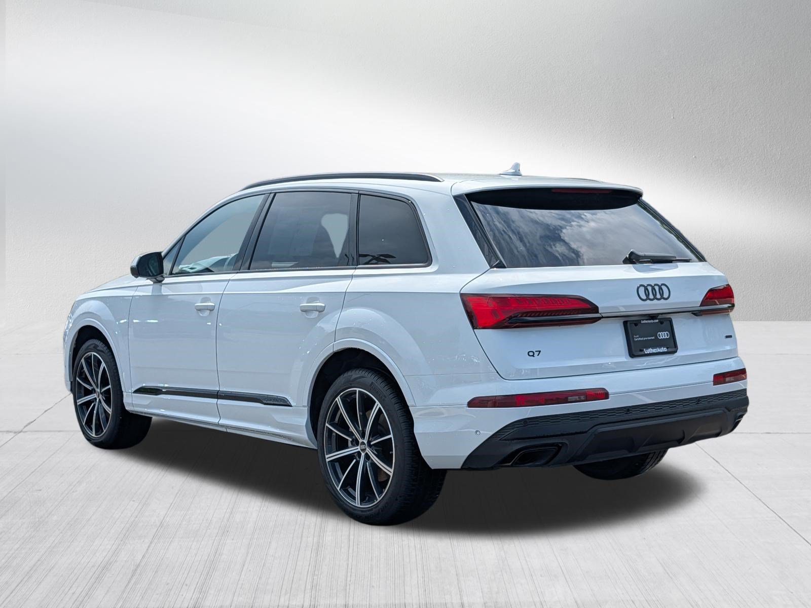 Certified 2025 Audi Q7 2.0T Premium Plus w/ Premium Plus Package AWD/4WD image 5