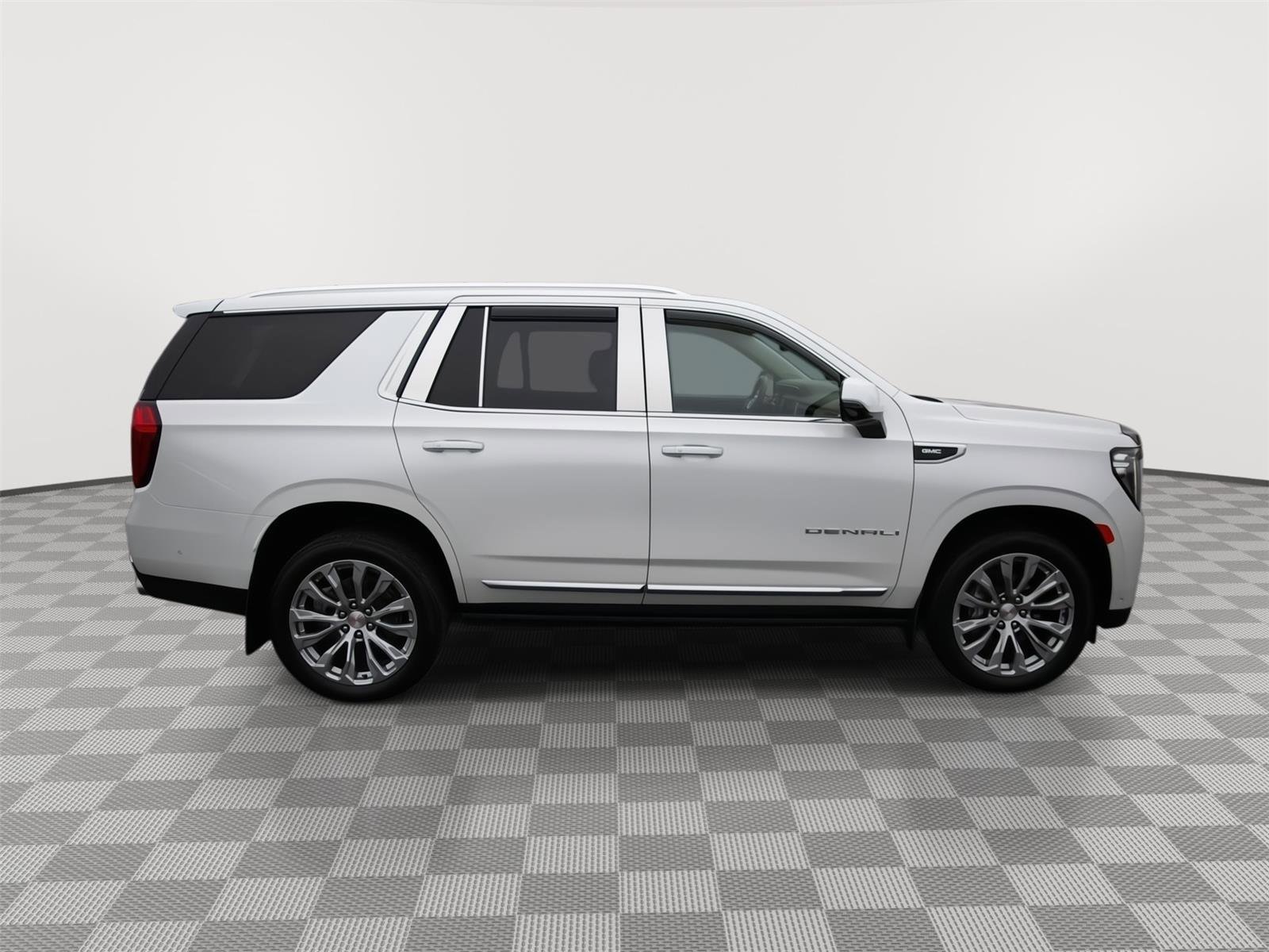 Certified 2024 GMC Yukon Denali w/ Denali Reserve Package image 2