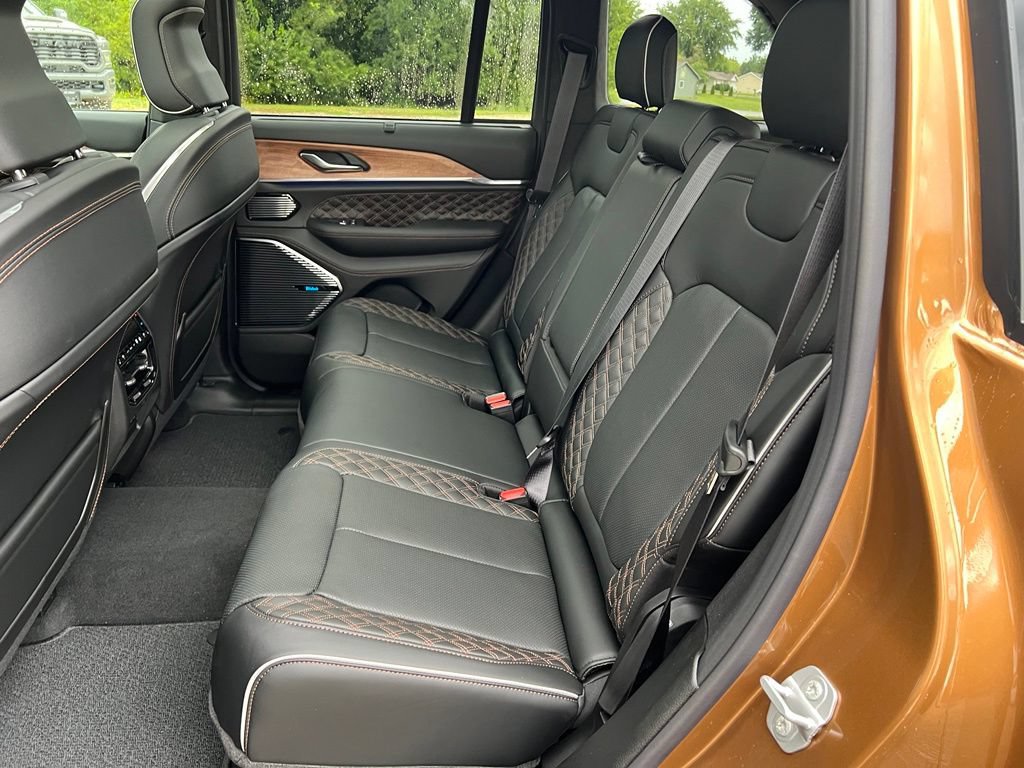 New 2027 Jeep Grand Cherokee Summit AWD/4WD image 27