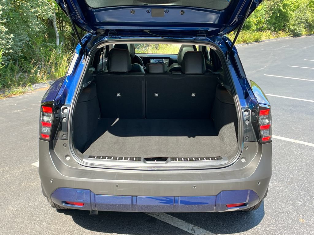 Used 2025 Nissan Kicks SR w/ SR Premium Package AWD/4WD image 23