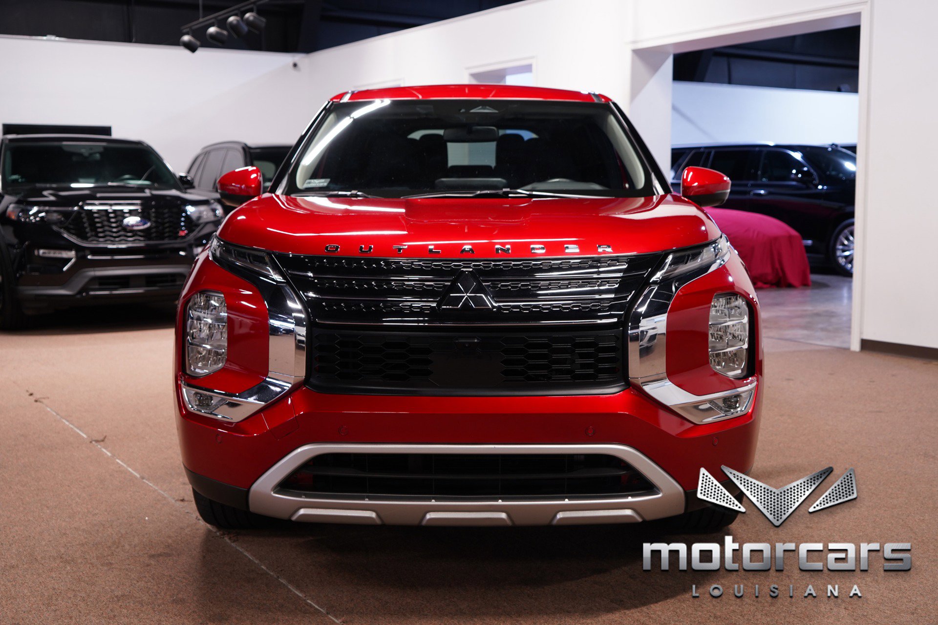 Used 2023 Mitsubishi Outlander SE image 2