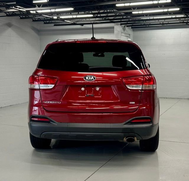 Used 2017 Kia Sorento LX image 4