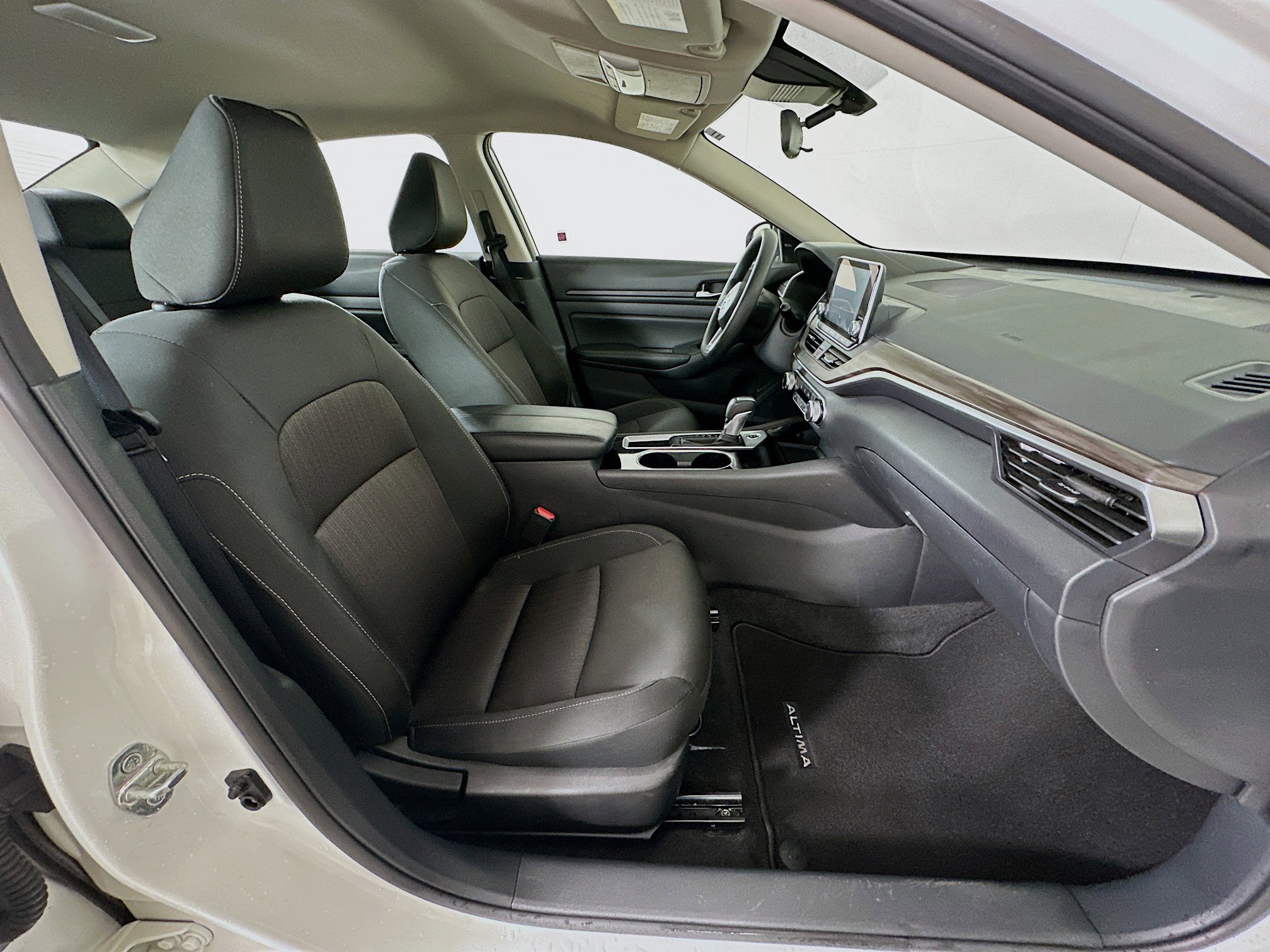 Used 2024 Nissan Altima 2.5 SV image 29