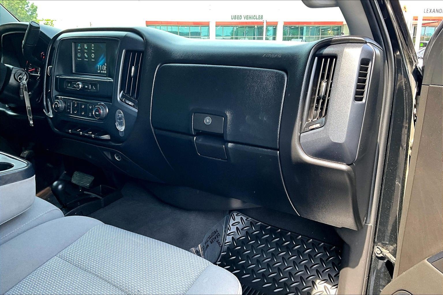 Used 2018 Chevrolet Silverado 1500 Custom w/ Custom Value Package AWD/4WD image 14