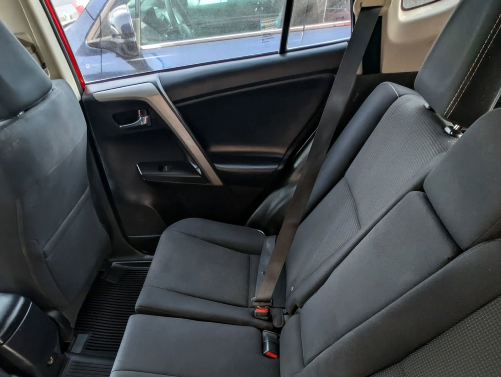 Used 2017 Toyota RAV4 XLE image 2