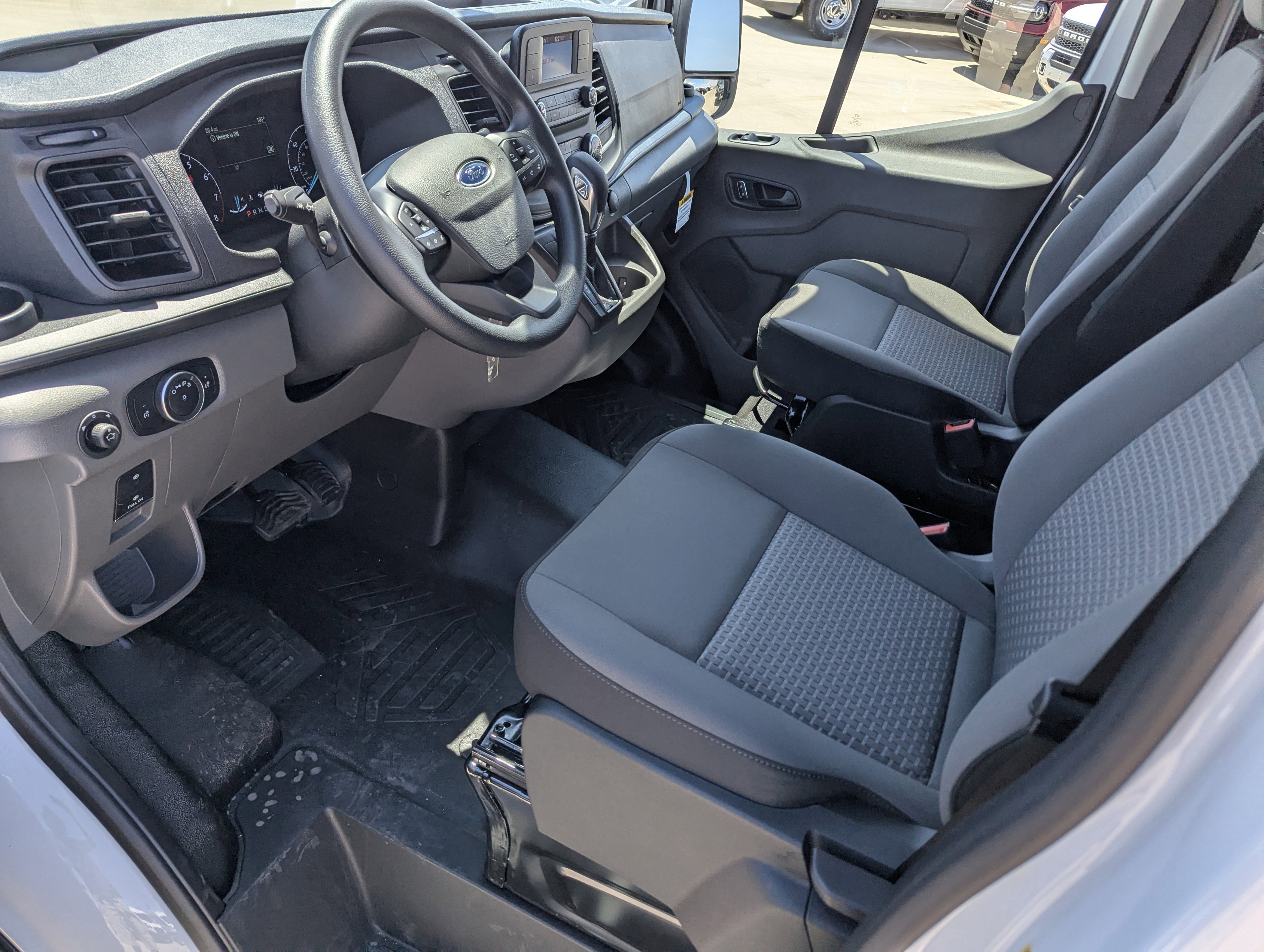 New 2025 Ford Transit 250 148 Medium Roof image 10