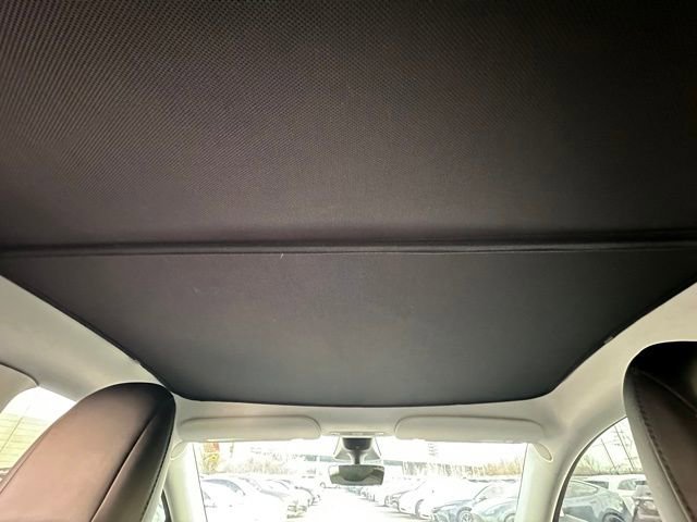 Used 2022 Tesla Model Y Performance image 12