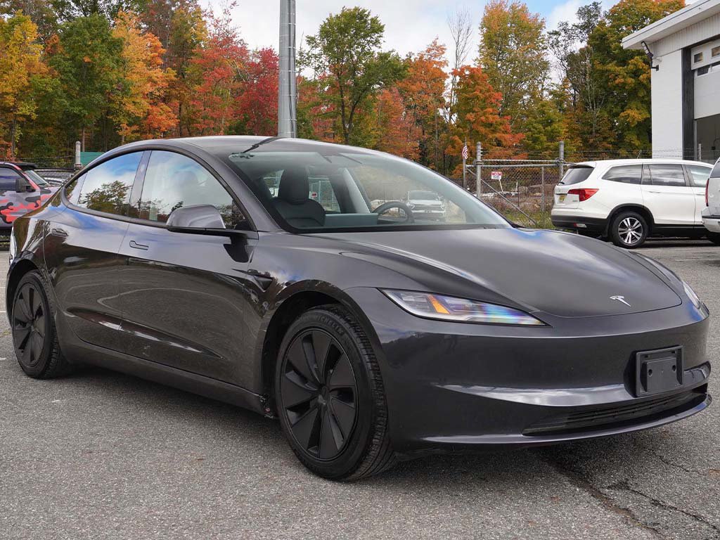 Used 2025 Tesla Model 3 RWD image 2