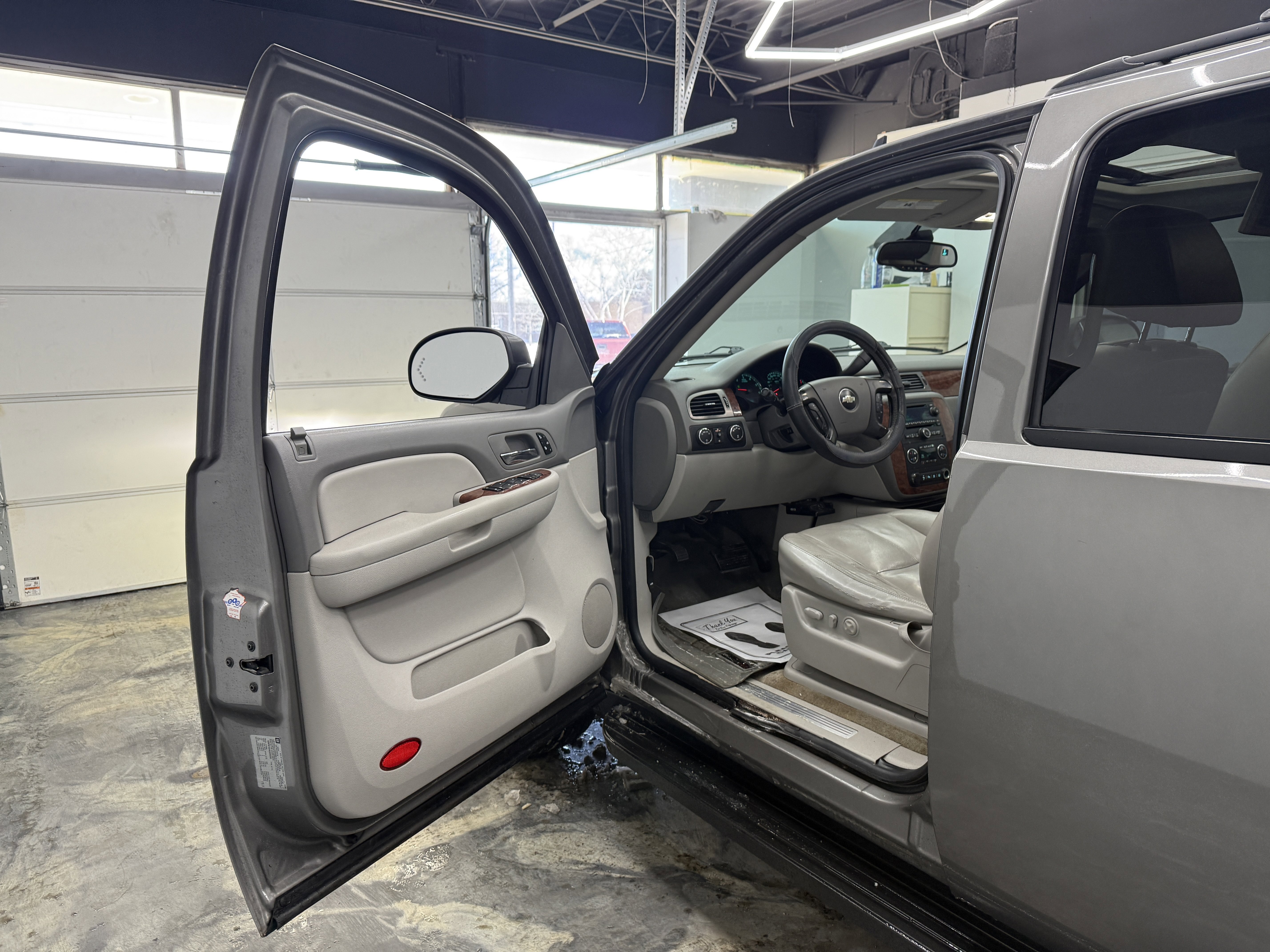 Used 2008 Chevrolet Suburban LT w/ LT Preferred Equipment Group image 8