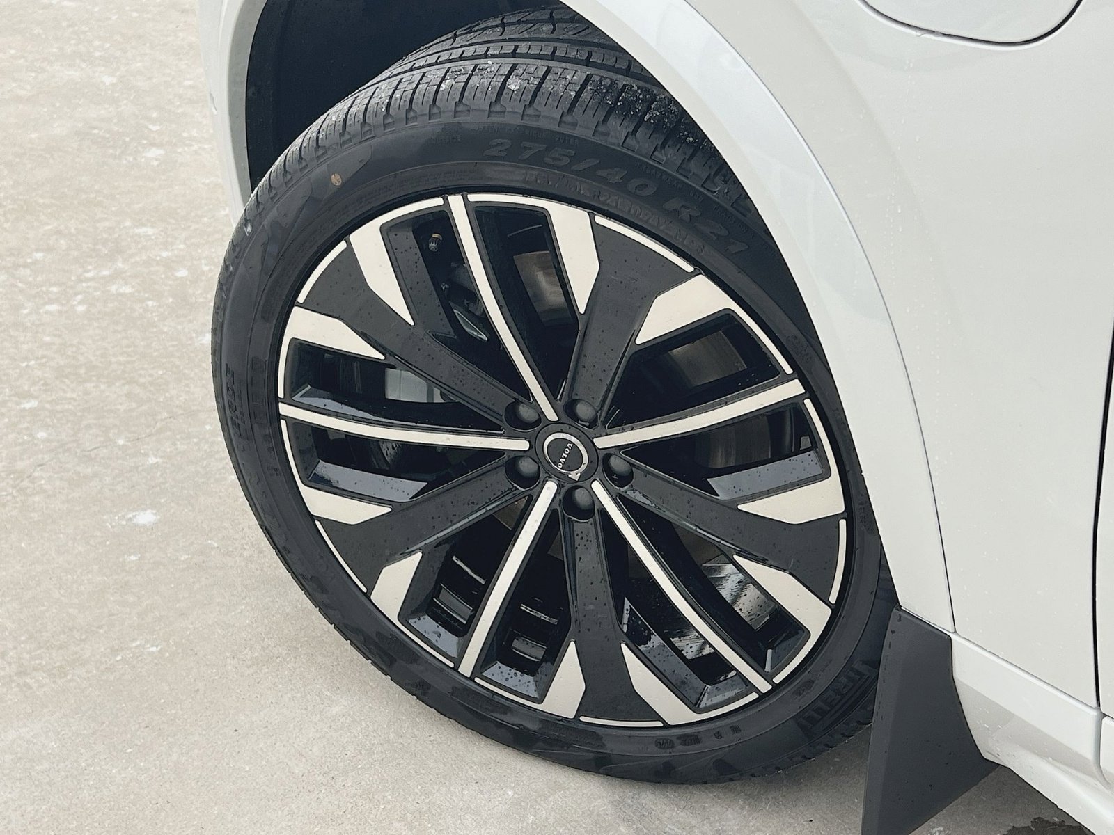 New 2026 Volvo XC90 T8 Ultra w/ Protection Package image 12