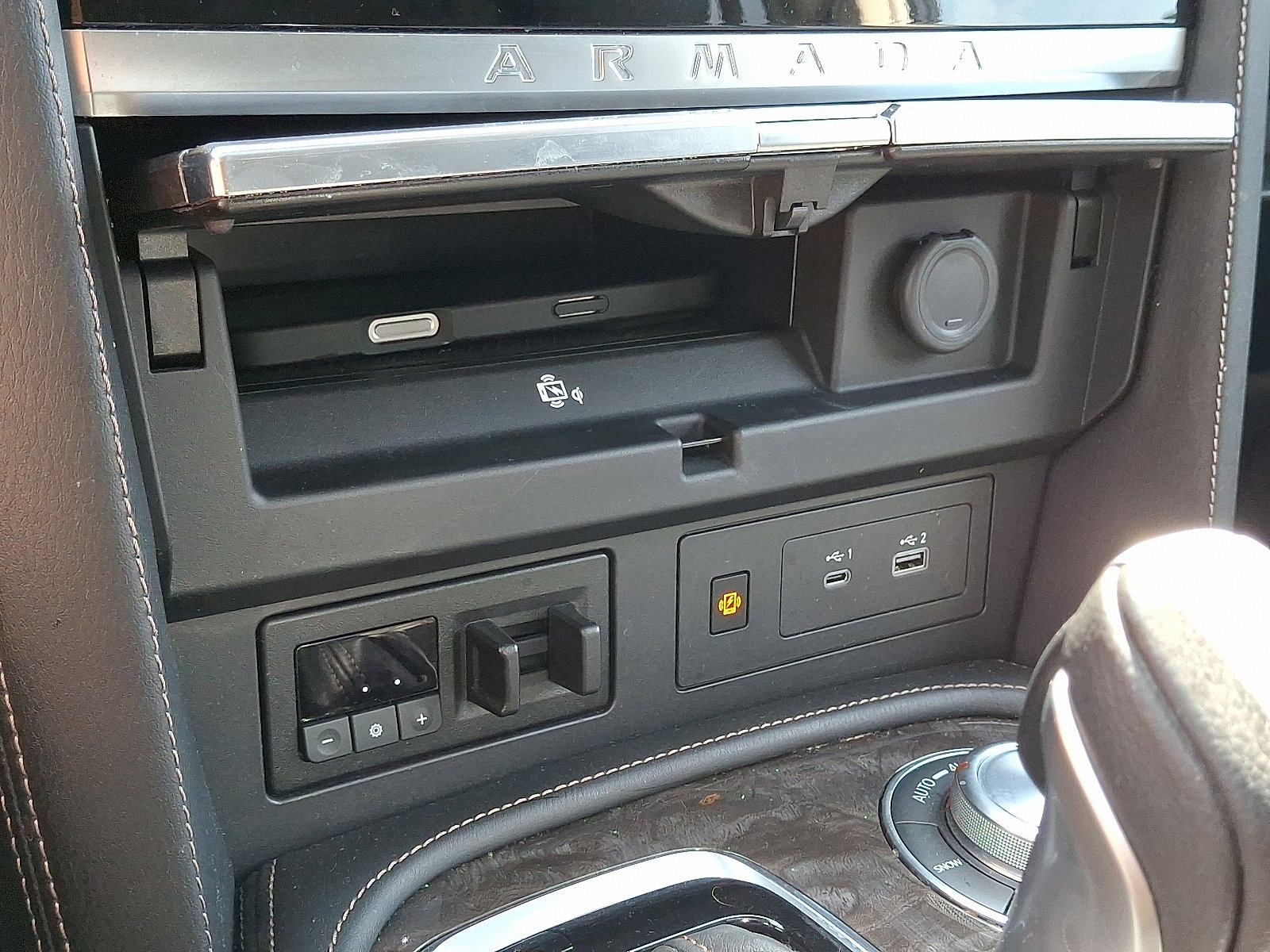 Certified 2024 Nissan Armada Platinum w/ Captain's Chairs Package image 27