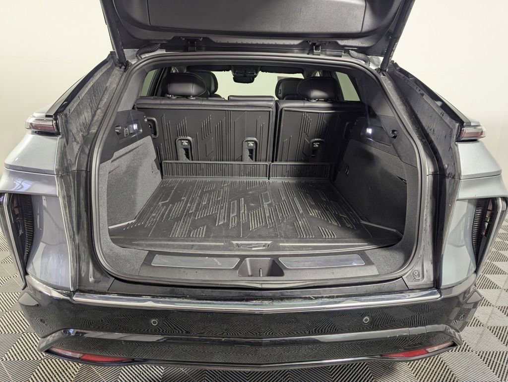 Used 2024 Cadillac Lyriq Luxury w/ LPO, Floor Liner Package image 22