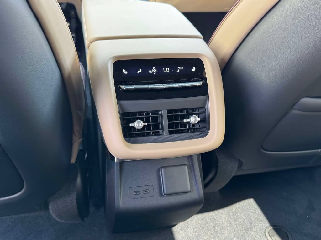 Used 2026 Cadillac Lyriq Signature Luxury w/ Nappa Leather Package AWD/4WD image 21