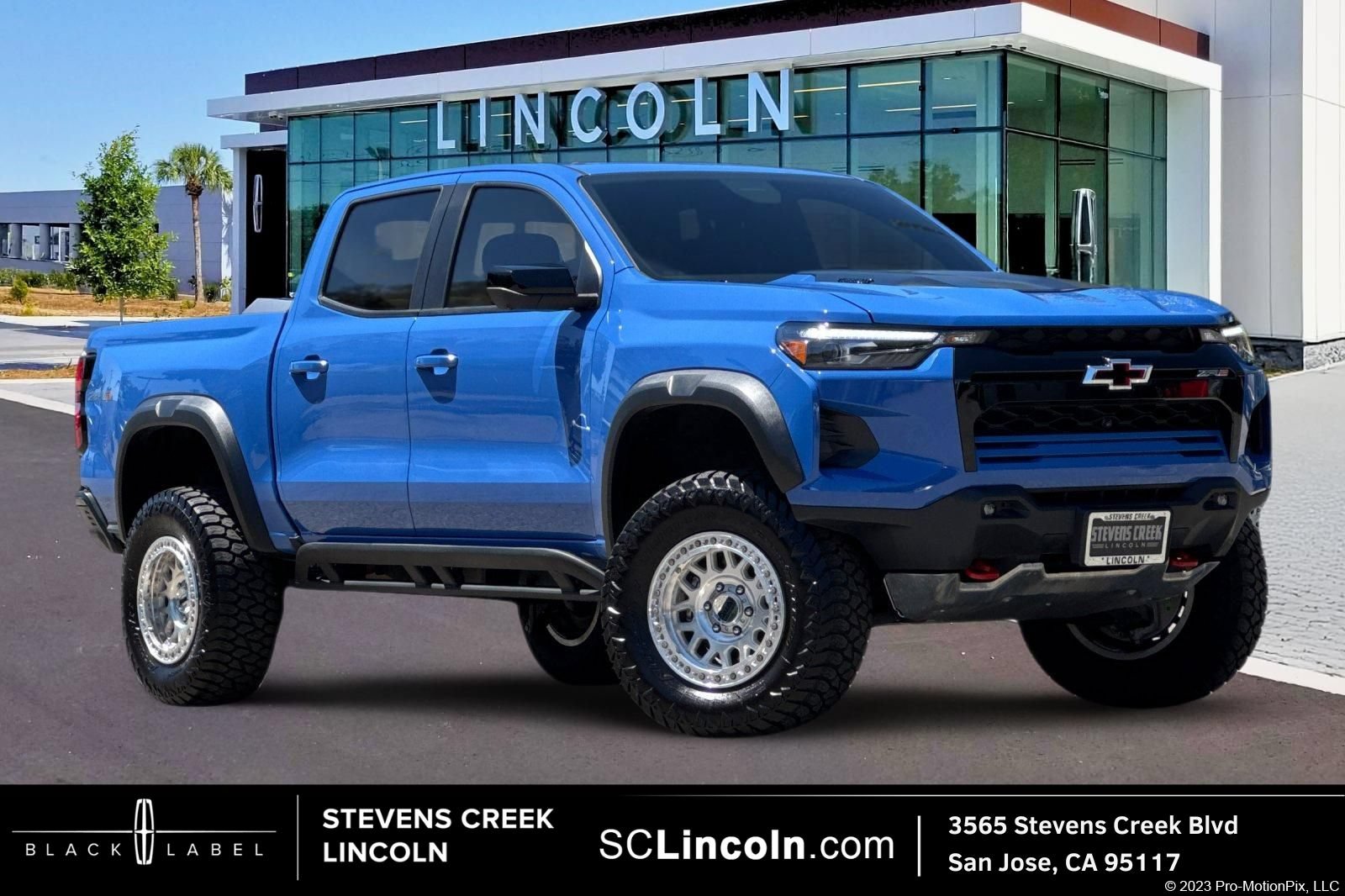 Used 2025 Chevrolet Colorado ZR2 w/ Technology Package AWD/4WD image 1