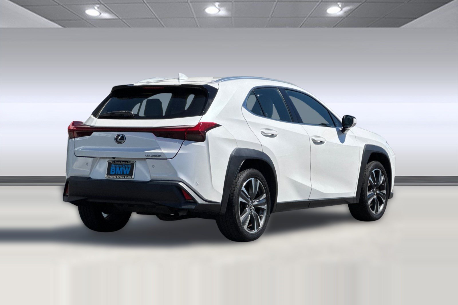 Used 2021 Lexus UX 250h w/ Accessory Package (Z1) AWD/4WD image 8