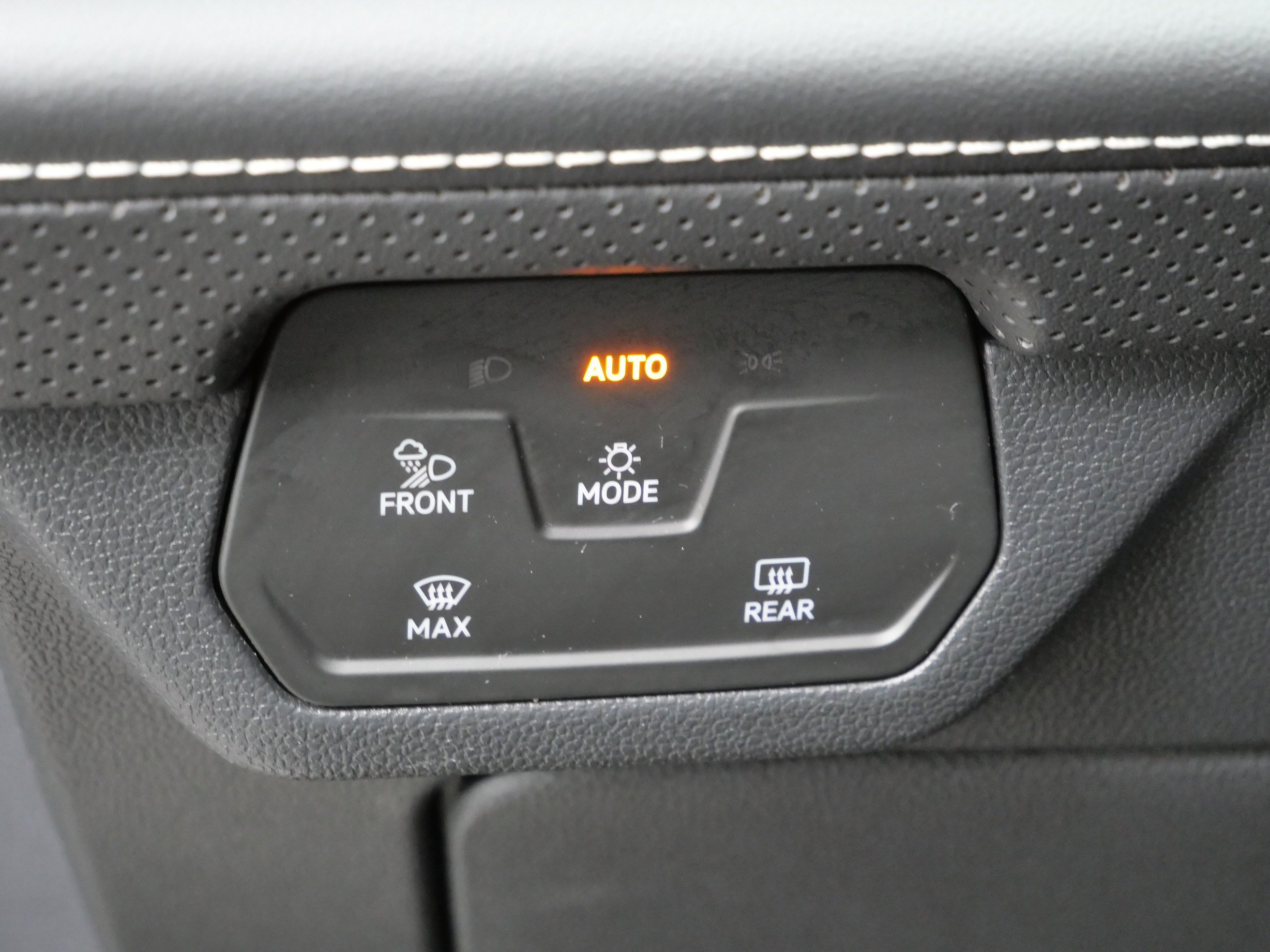 Certified 2024 Volkswagen Atlas SE image 21