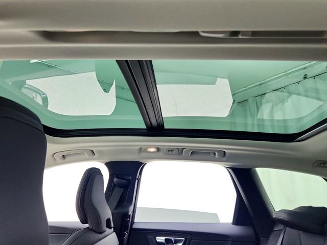 New 2026 Volvo XC60 B5 Plus w/ Protection Package Premier image 18