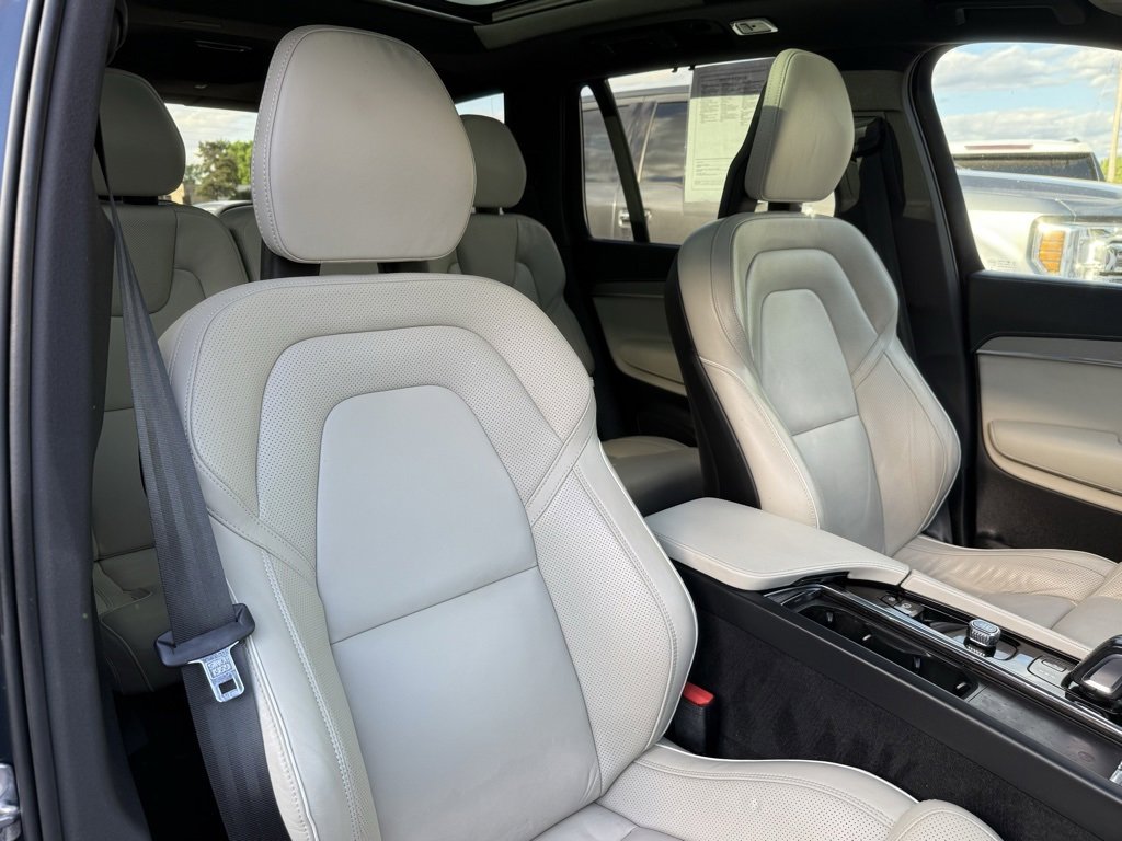 Used 2022 Volvo XC90 T8 R-Design w/ Advanced Package image 20