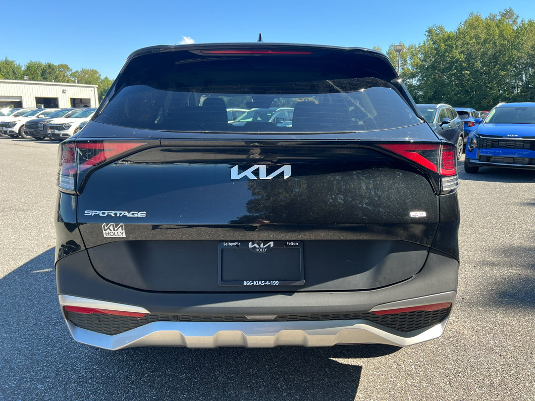 Certified 2023 Kia Sportage LX image 4