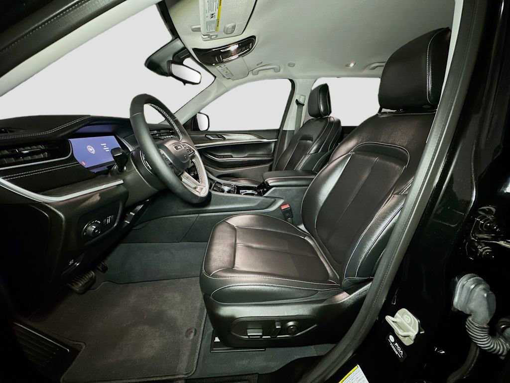 Certified 2023 Jeep Grand Cherokee L Limited image 17