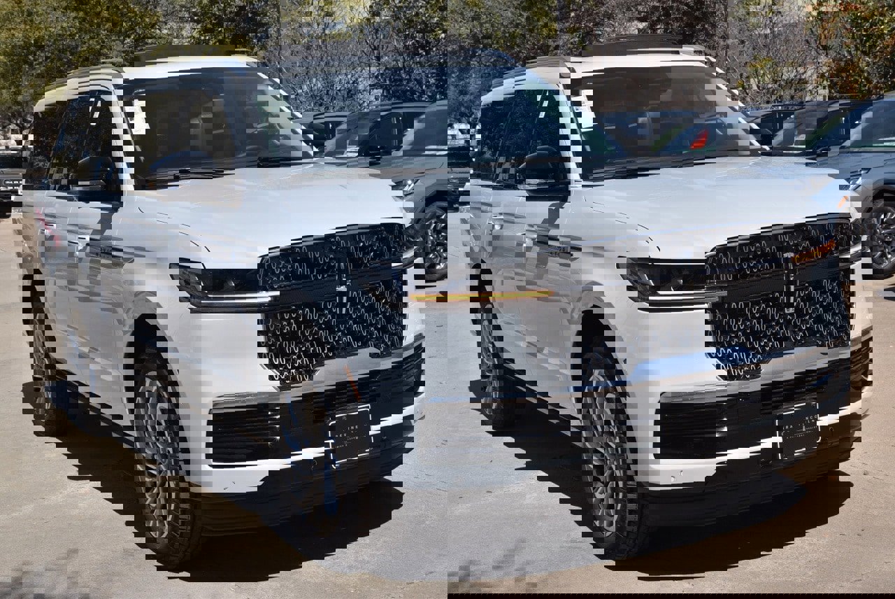 New 2025 Lincoln Navigator L Reserve image 10