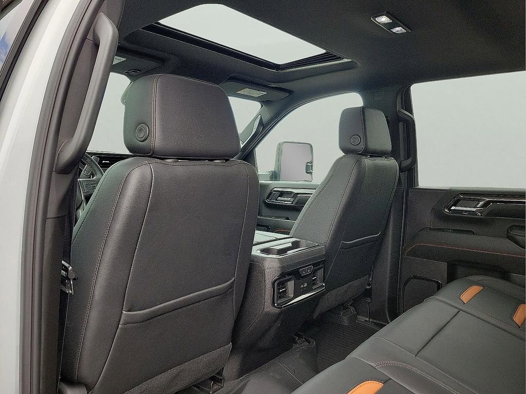 Used 2024 GMC Sierra 2500 AT4 w/ AT4 Premium Plus Package AWD/4WD image 12