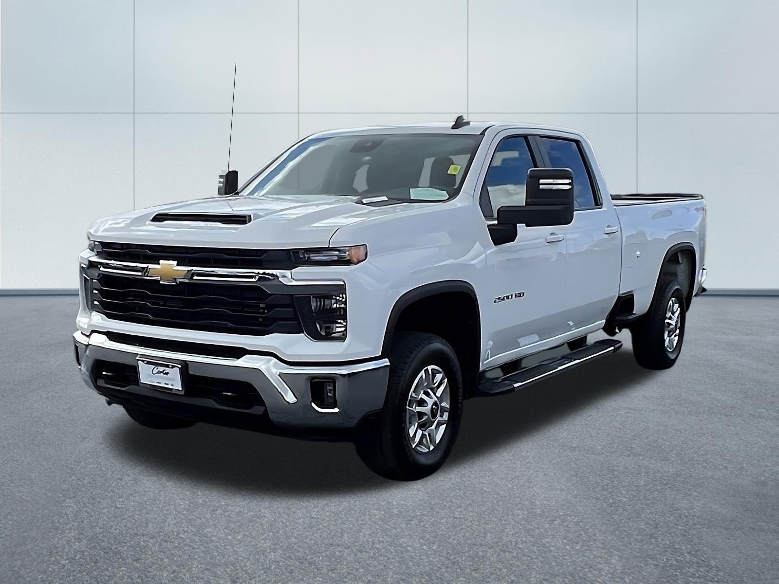Used 2025 Chevrolet Silverado 2500 LT w/ Convenience Package AWD/4WD image 3
