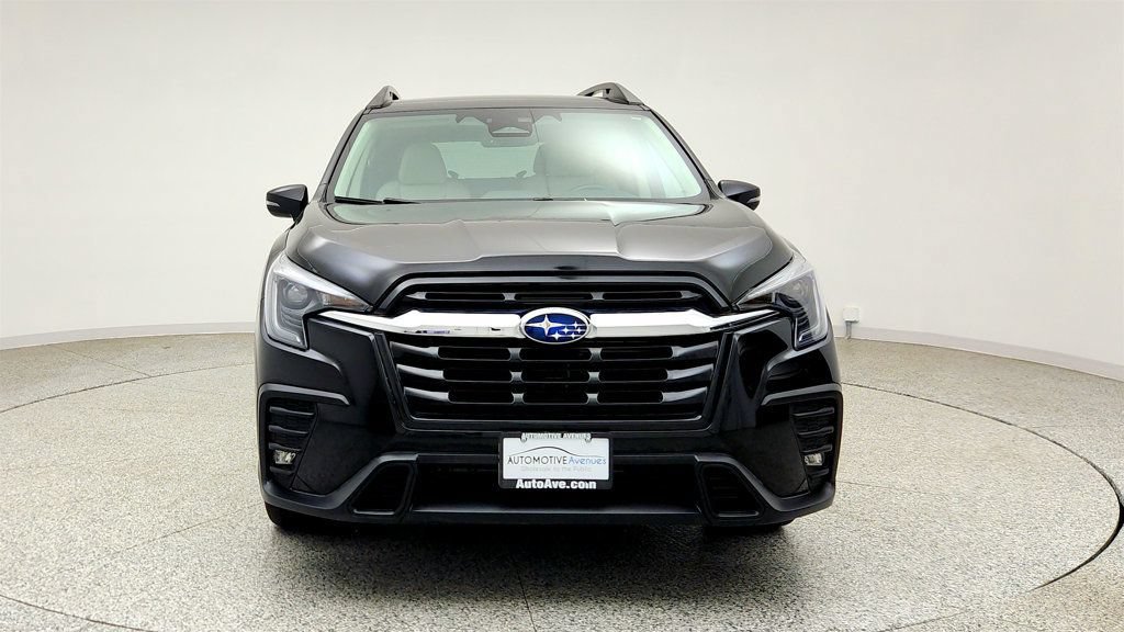 Used 2023 Subaru Ascent Limited AWD/4WD image 2
