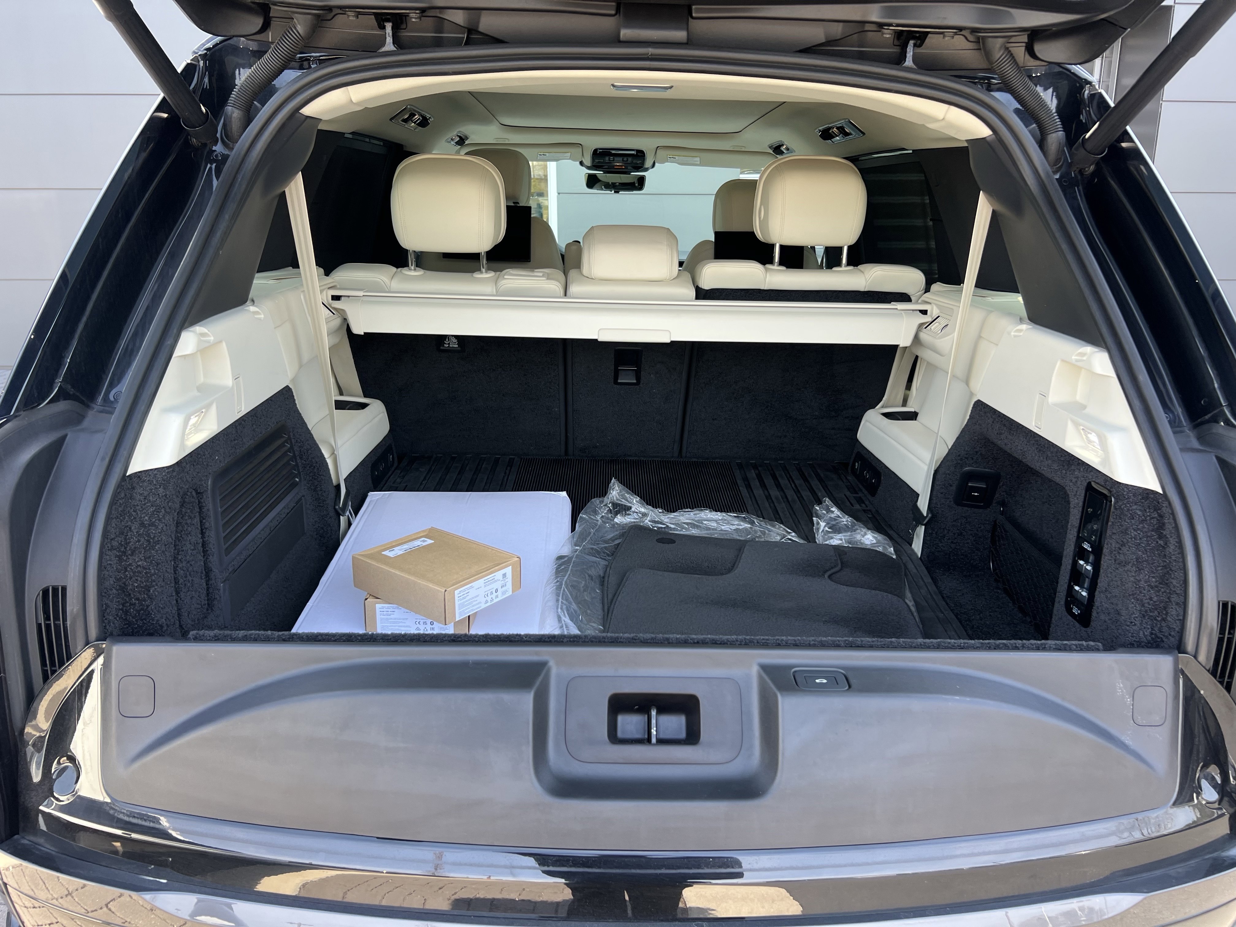 Certified 2025 Land Rover Range Rover Long Wheelbase SE image 34