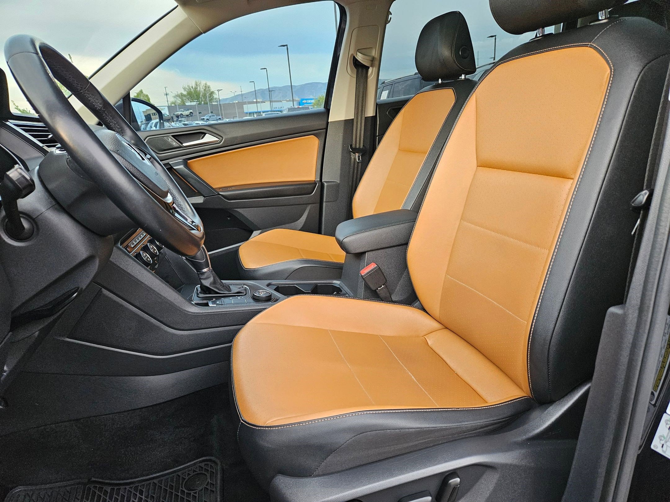 Used 2019 Volkswagen Tiguan SE image 17