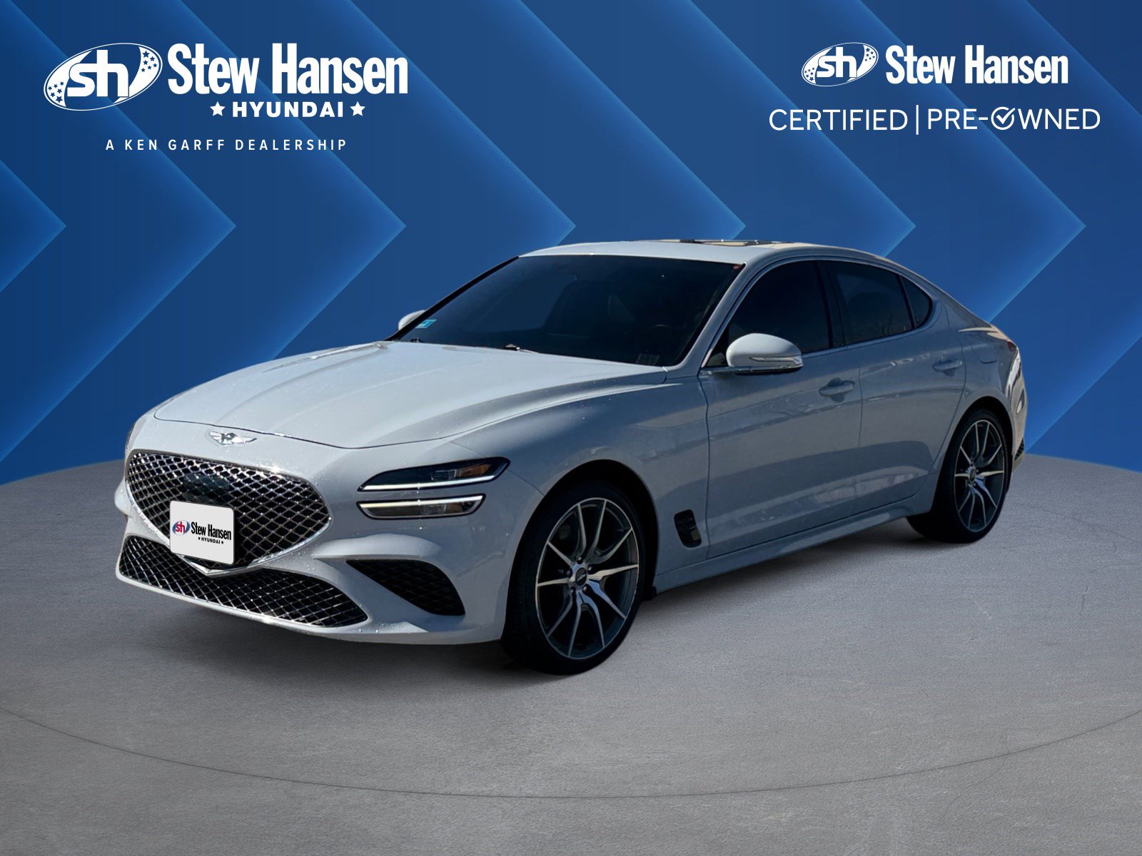 Used 2023 Genesis G70 2.0T image 1