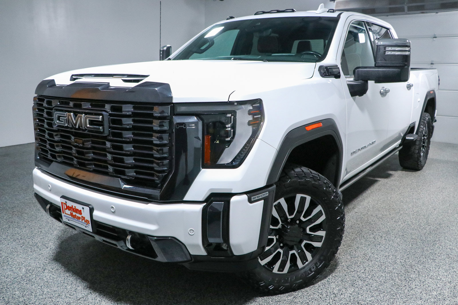 Used 2024 GMC Sierra 2500 Denali Ultimate w/ Max Trailering Package AWD/4WD image 35