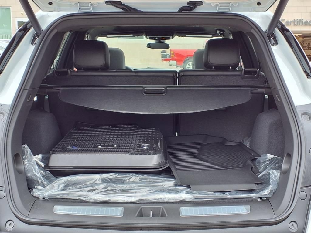 New 2025 Cadillac XT5 Premium Luxury w/ LPO, Floor Liner Package image 8