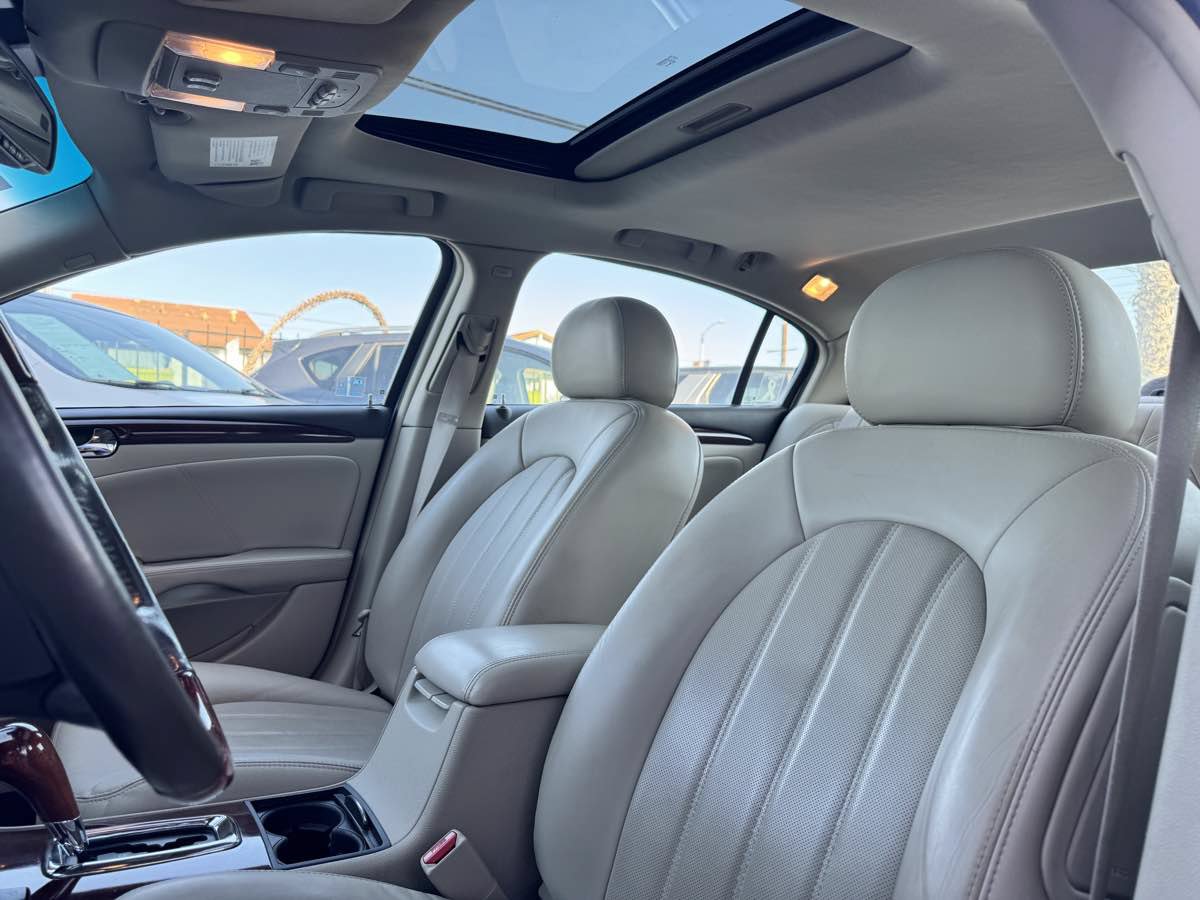 Used 2008 Buick Lucerne CXS FWD image 35