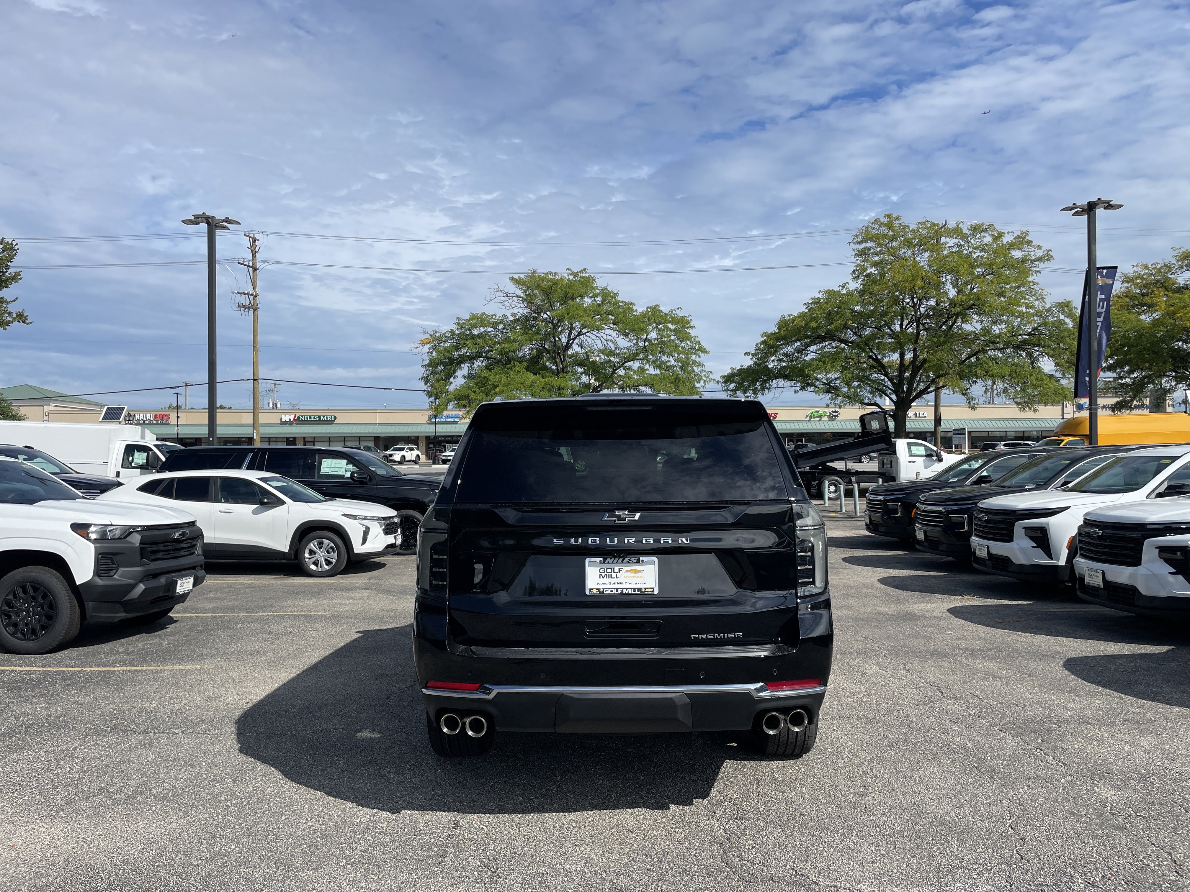 New 2026 Chevrolet Suburban Premier w/ Sun And Tow Package AWD/4WD image 8