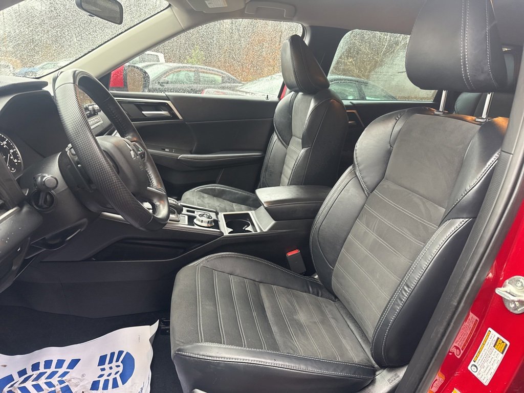 Used 2022 Mitsubishi Outlander SE image 14