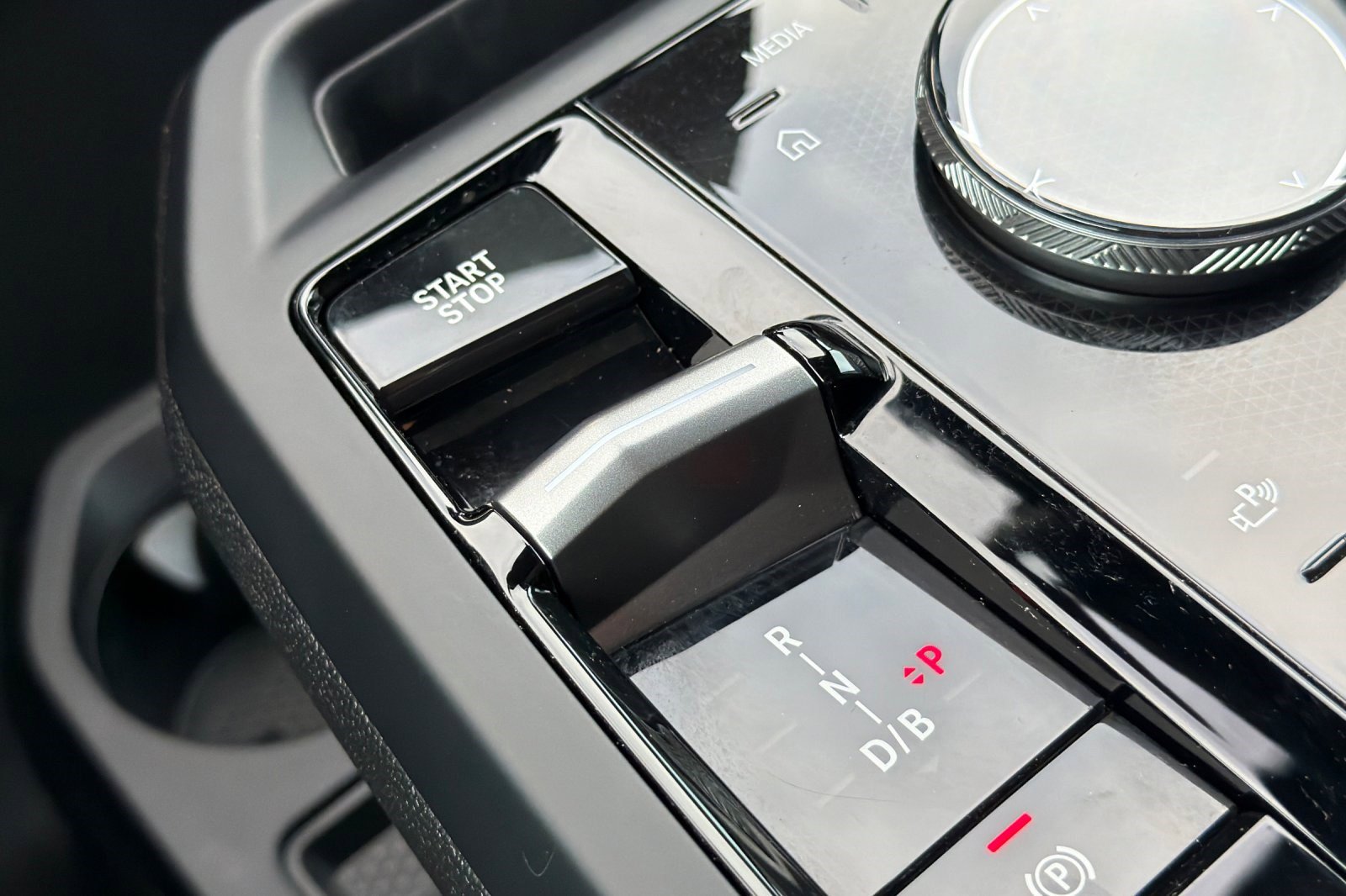 Used 2026 BMW iX xDrive45 w/ M Sport Package image 28