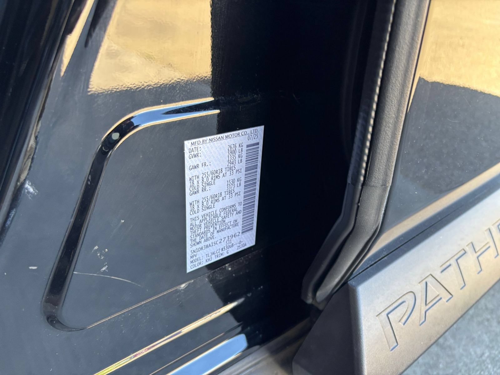 Used 2025 Nissan Pathfinder SV FWD image 32
