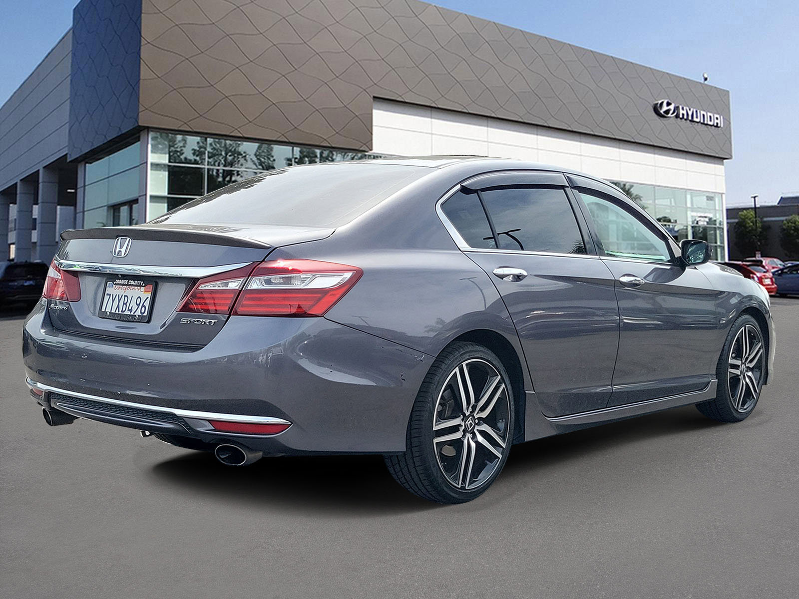 Used 2017 Honda Accord Sport image 2