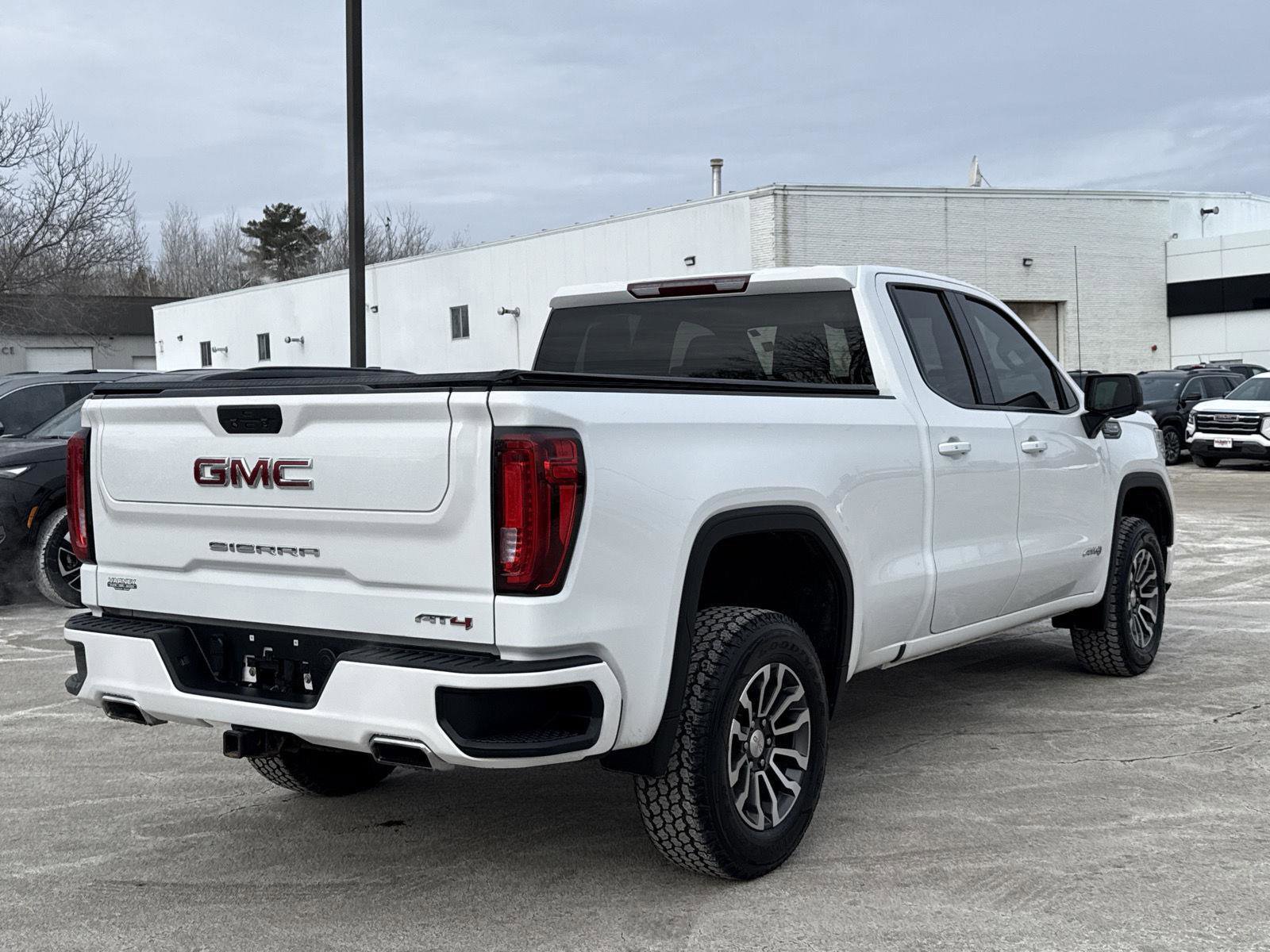 Used 2020 GMC Sierra 1500 AT4 image 8