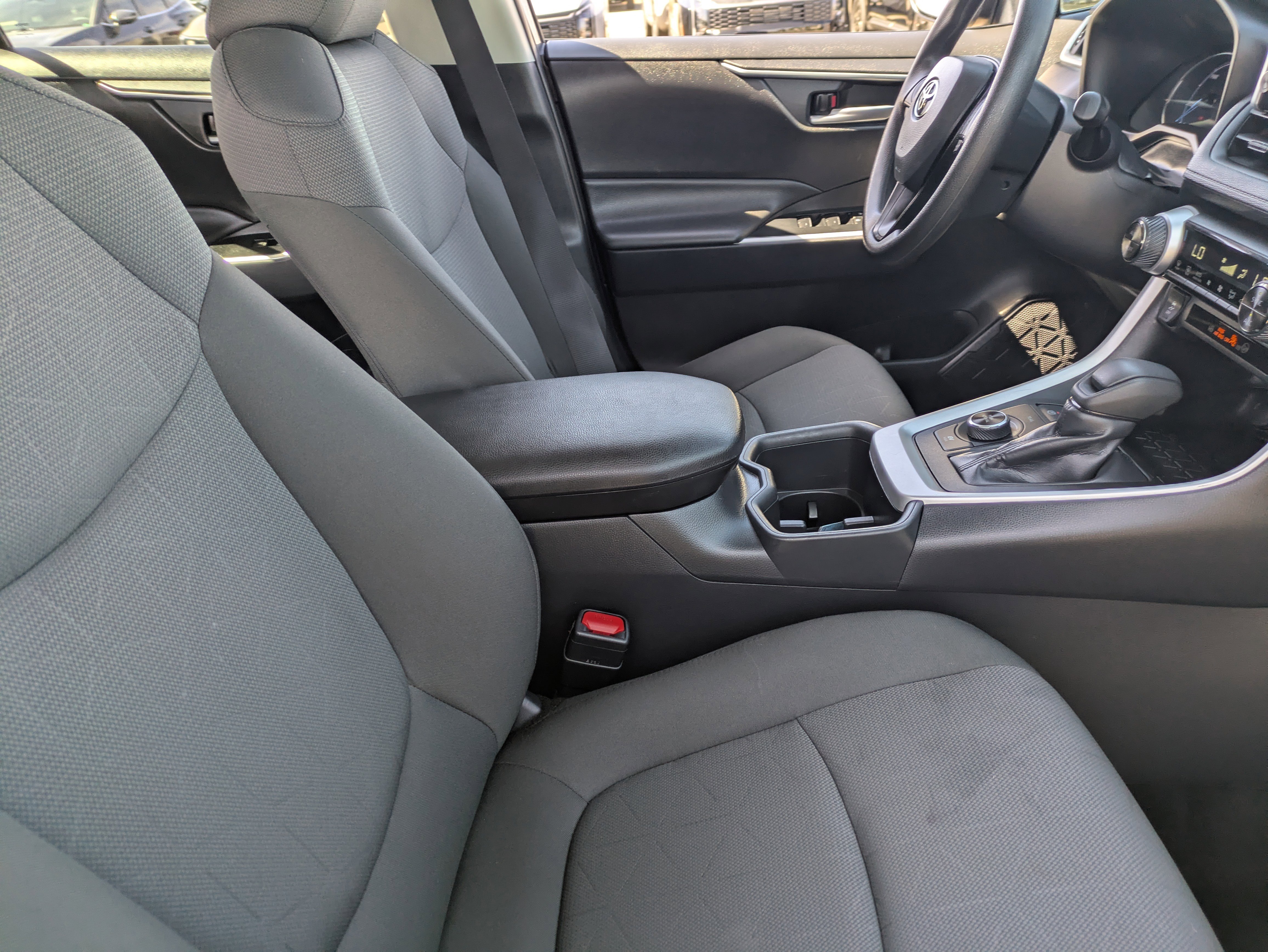 Used 2025 Toyota RAV4 XLE AWD/4WD image 12