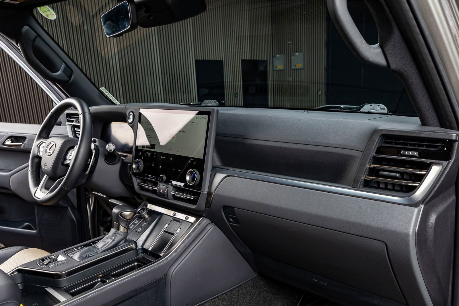 Used 2025 Lexus GX 550 image 18