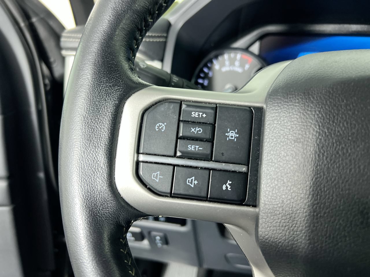 Used 2024 Ford Expedition XLT AWD/4WD image 16