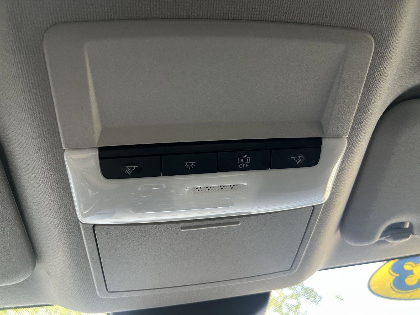 Used 2023 Nissan Sentra SR w/ Midnight Edition Package FWD image 31