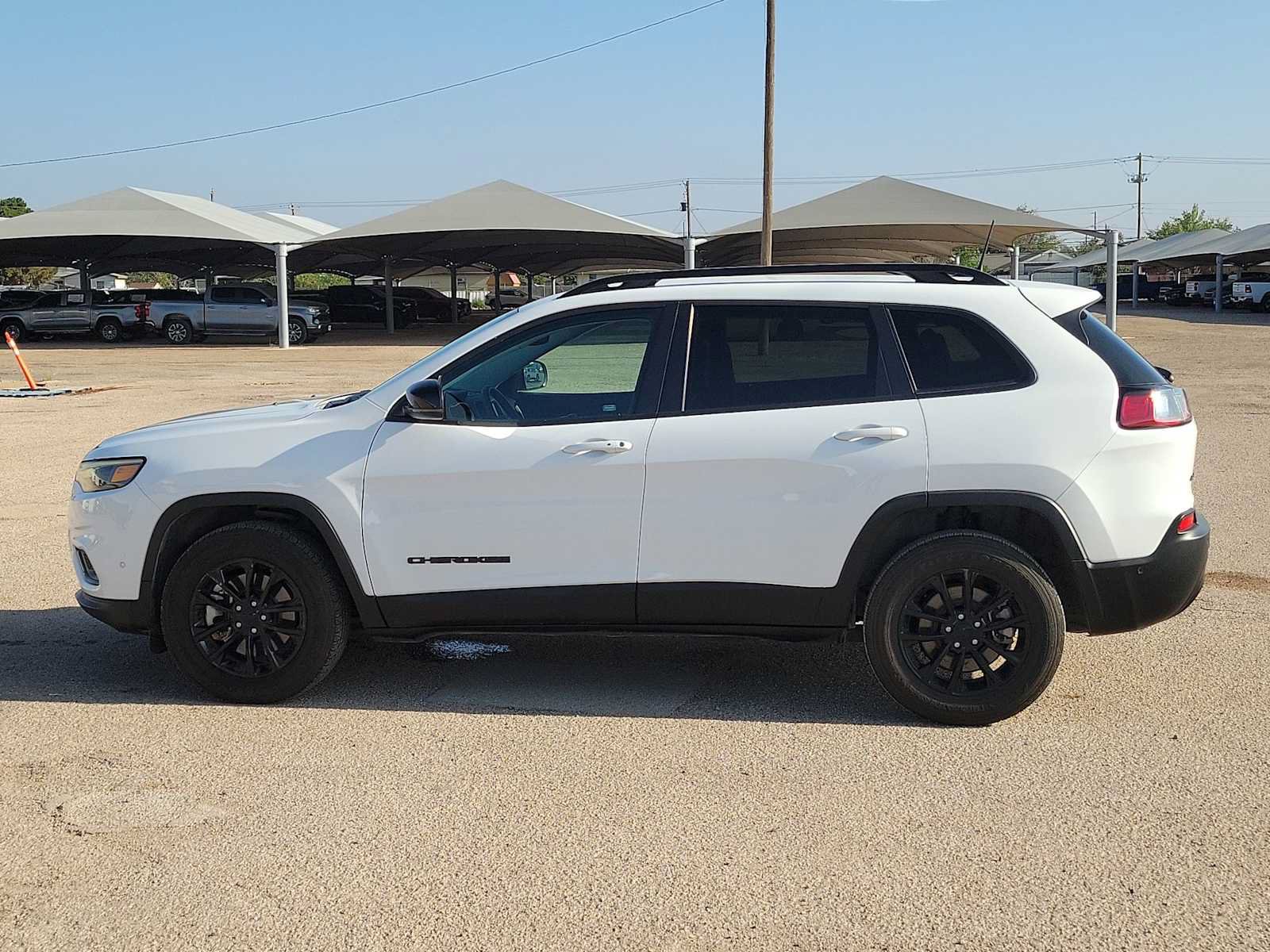 Used 2023 Jeep Cherokee Altitude Lux AWD/4WD image 5