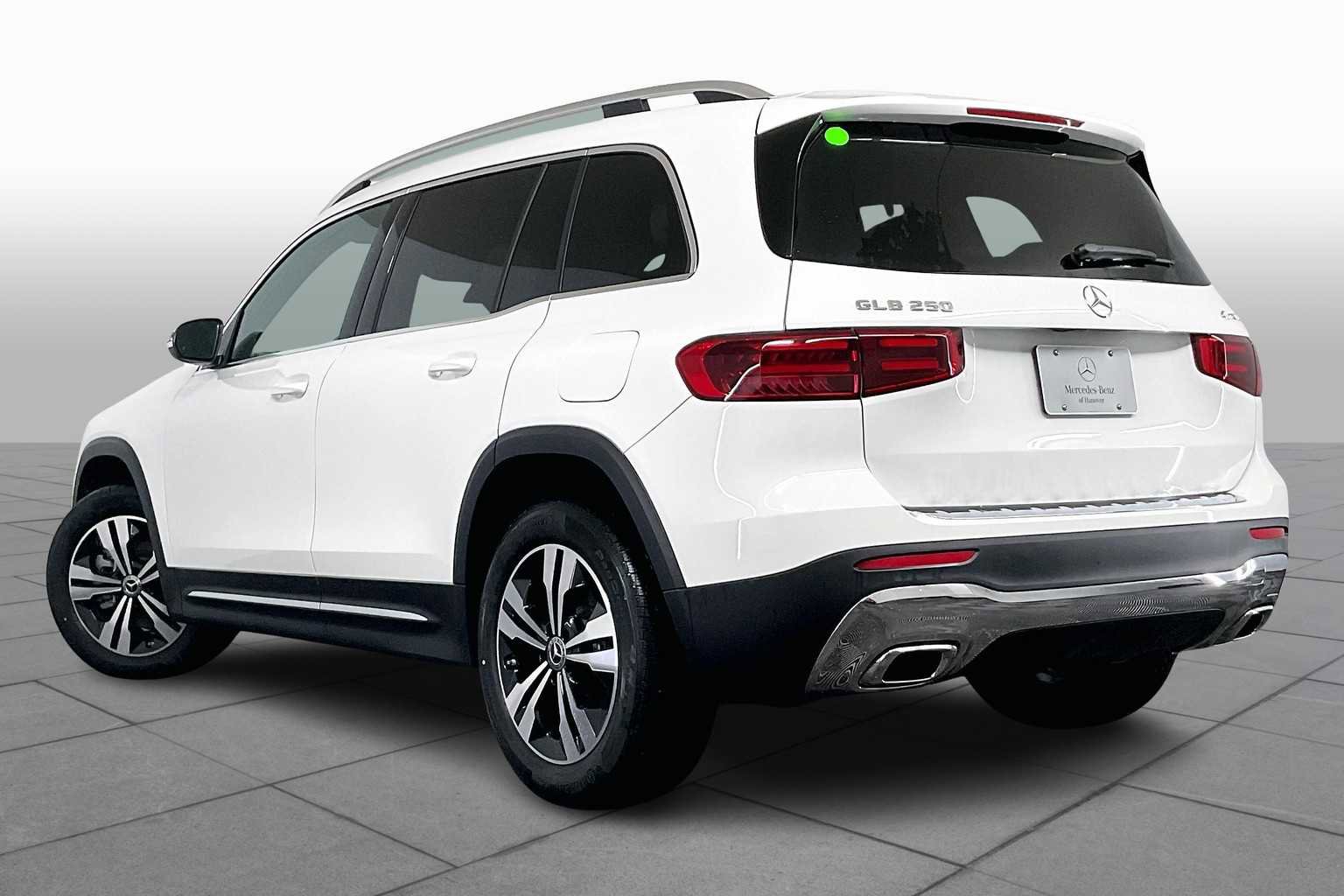 New 2025 Mercedes-Benz GLB 250 4MATIC image 4