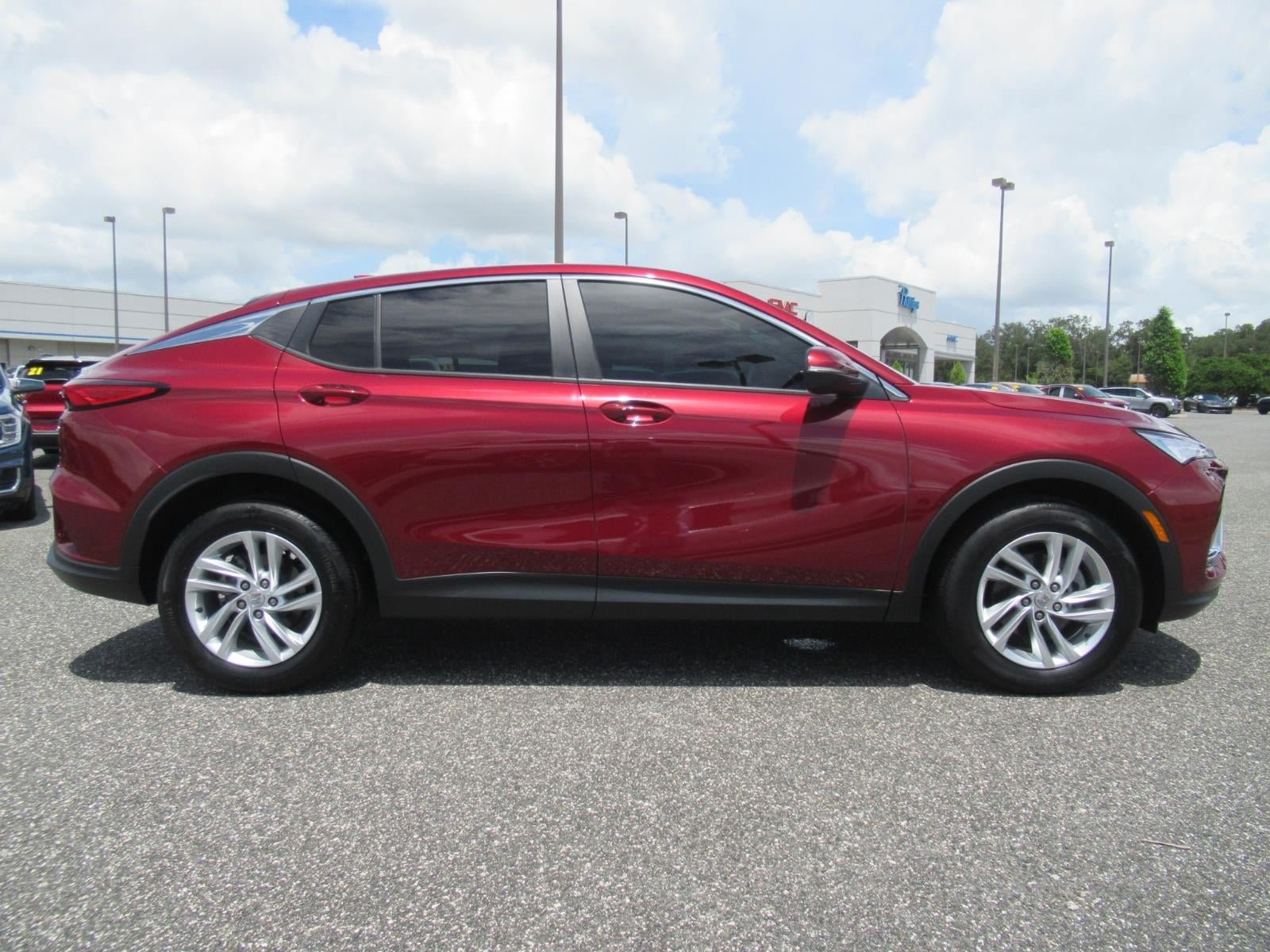 Used 2024 Buick Envista Preferred w/ Convenience I Package FWD image 2