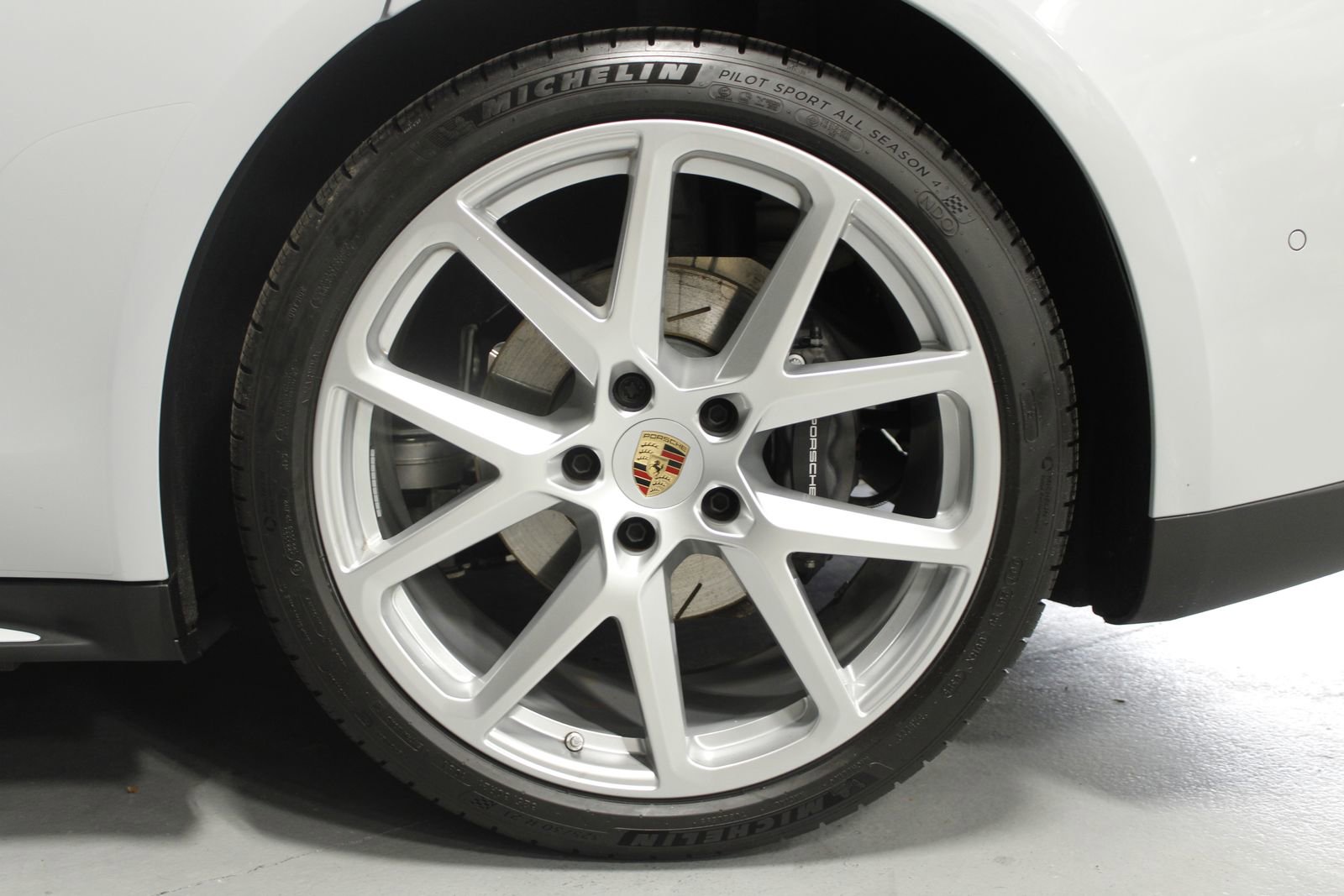 Used 2025 Porsche Panamera 4 image 21