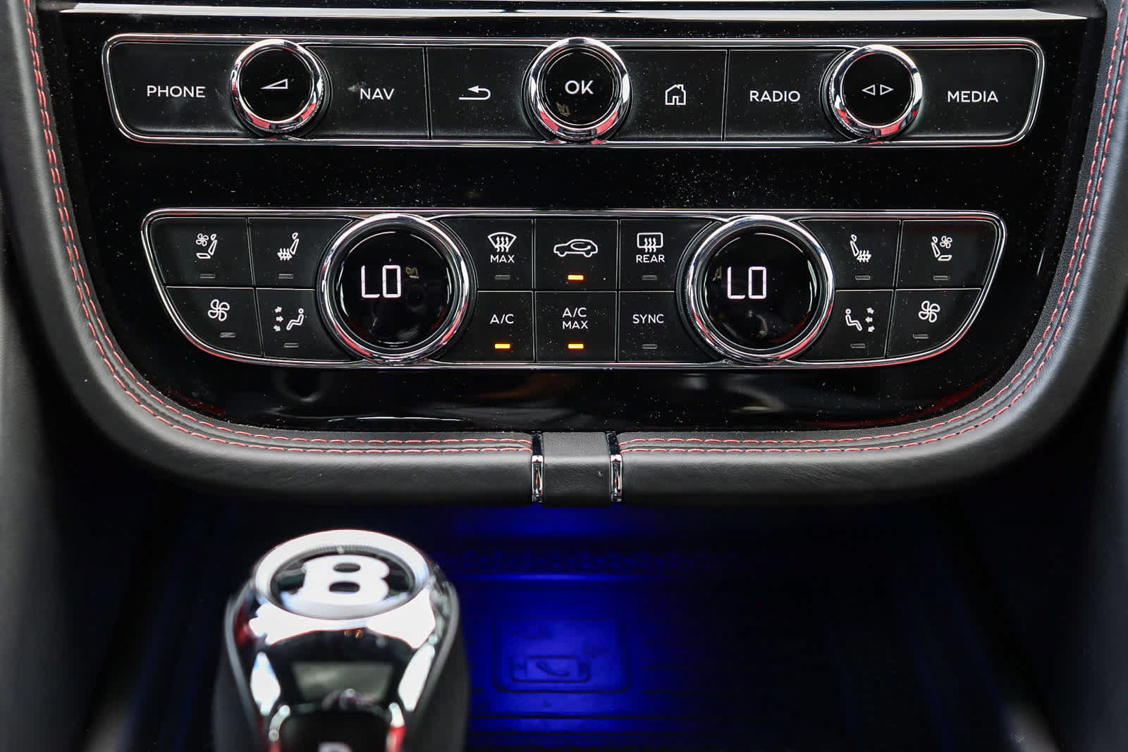Used 2021 Bentley Bentayga AWD/4WD image 18